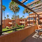 Front Line Townhouse Сasa de vacaciones *