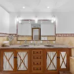 Сasa de vacaciones Front Line Townhouse Estepona