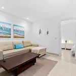 Сasa de vacaciones Front Line Townhouse Estepona