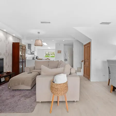 Front Line Townhouse *